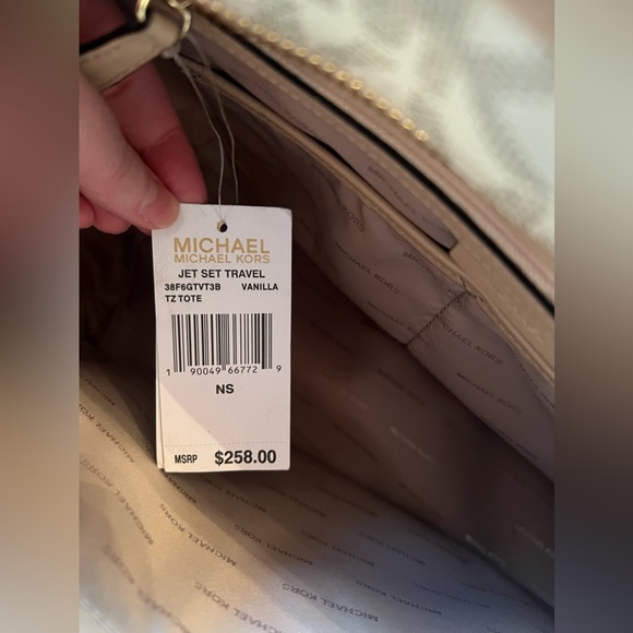 **SOLD** Michael Kors Vanilla Monogram Jet Set Travel Tote - Picture 10 of 14